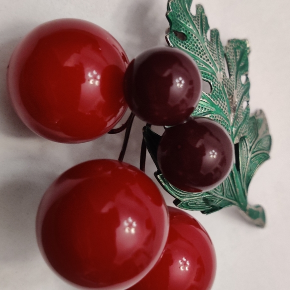 Vintage Figural Cherry Brooch - Picture 5 of 11